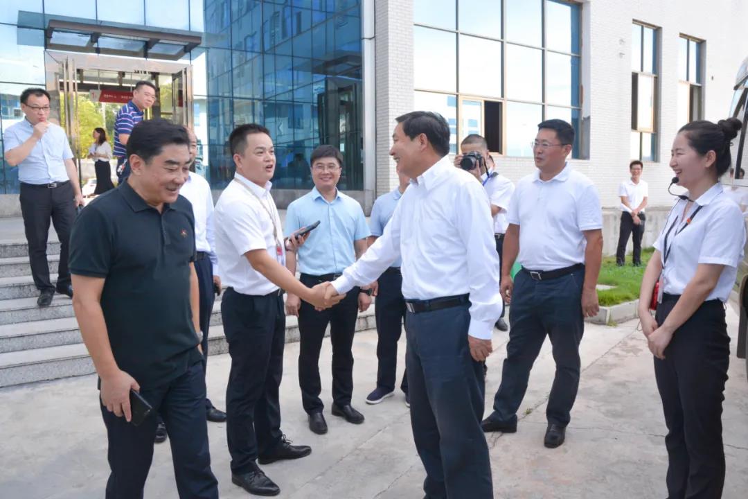 司法部副部長(zhǎng)熊選國(guó)率國(guó)務(wù)院農(nóng)民工工作督察組蒞臨聰廚食品督查指導(dǎo)工作 司法部副部長(zhǎng)熊選國(guó)率國(guó)務(wù)院農(nóng)民工工作督察組蒞臨聰廚食品督查指導(dǎo)工作