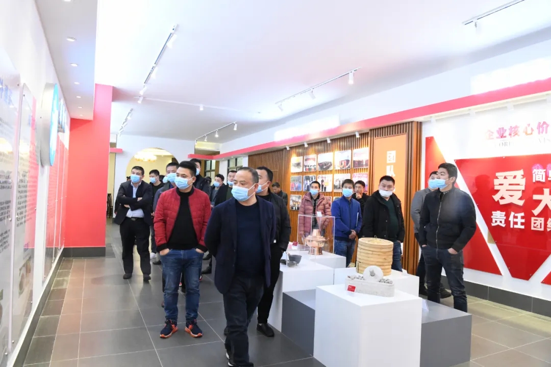 武寧縣廚師協(xié)會(huì)鐘斌會(huì)長一行蒞臨聰廚考察交流 武寧縣廚師協(xié)會(huì)鐘斌會(huì)長一行蒞臨聰廚考察交流