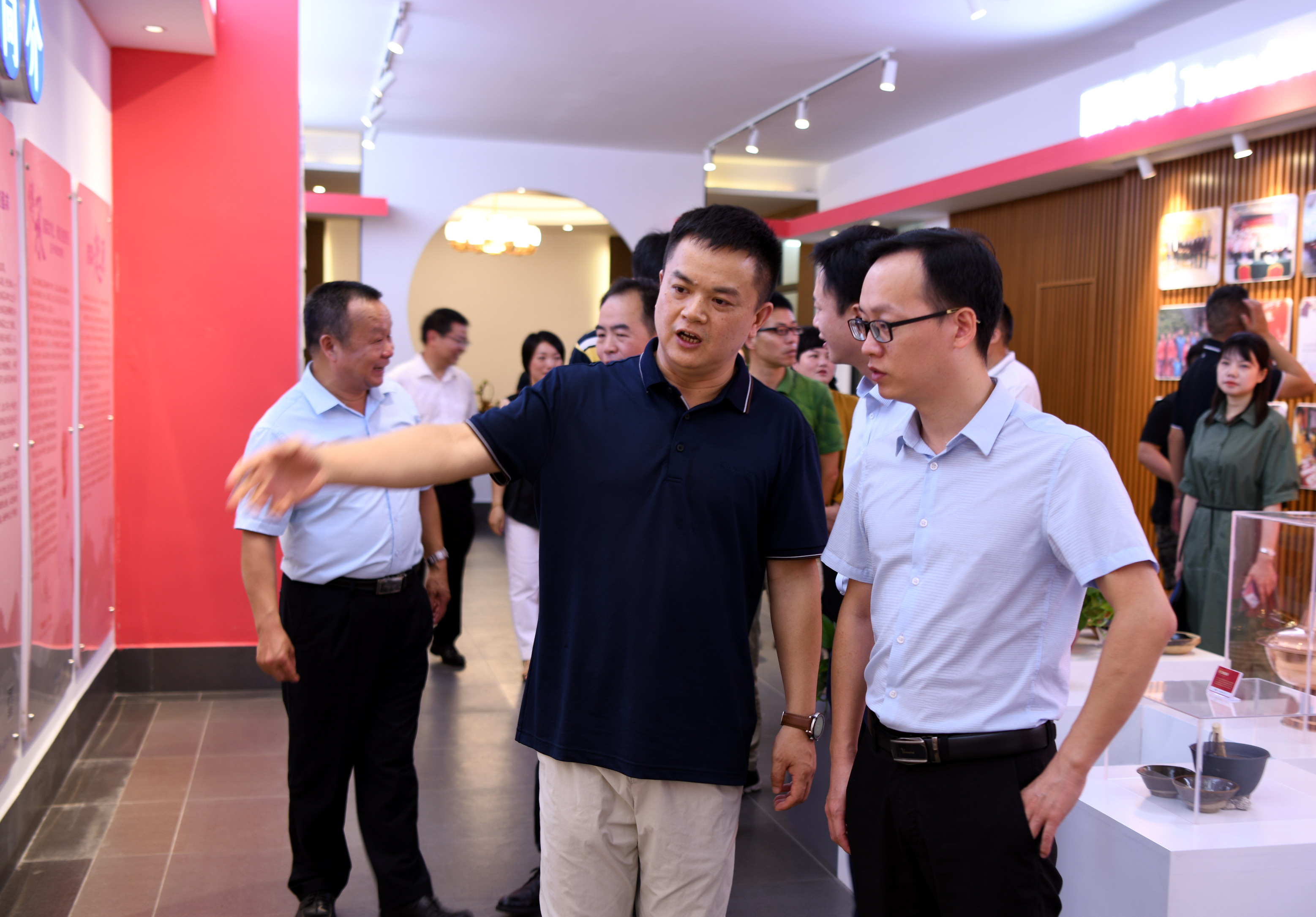 湘贛攜手 鄉(xiāng)村振興 | 聰廚與江西金色田園達(dá)成戰(zhàn)略合作，兩地領(lǐng)導(dǎo)出席簽約儀式