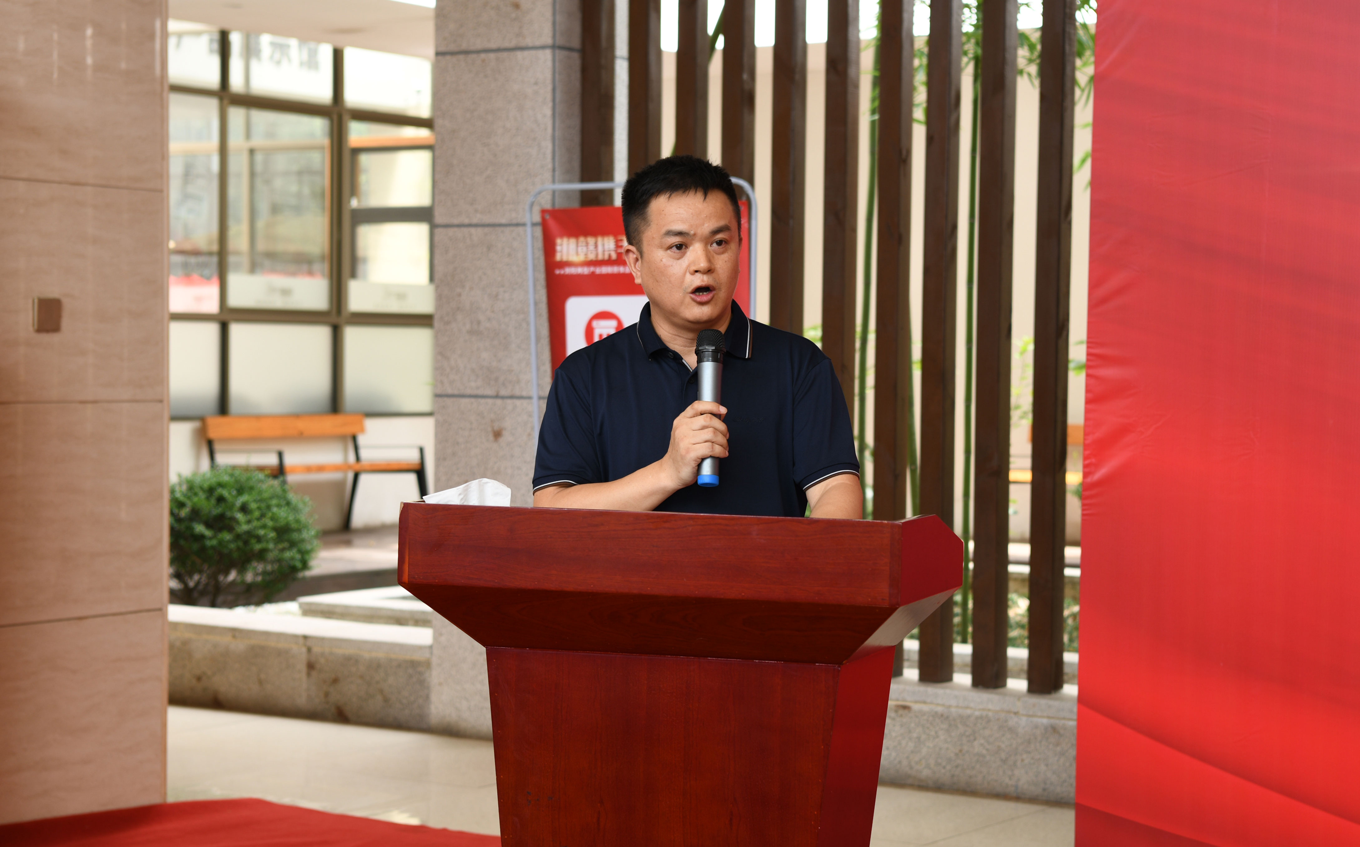 湘贛攜手 鄉(xiāng)村振興 | 聰廚與江西金色田園達(dá)成戰(zhàn)略合作，兩地領(lǐng)導(dǎo)出席簽約儀式